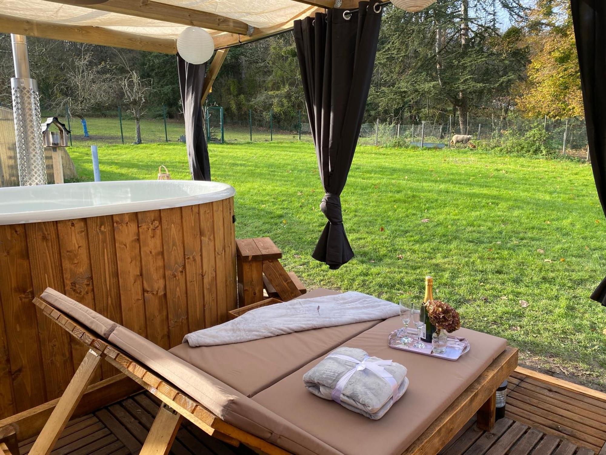 Les Mariniers Chambres D'Hotes -Guest House - Bain Nordique En Option Mareuil-sur-Cher Esterno foto